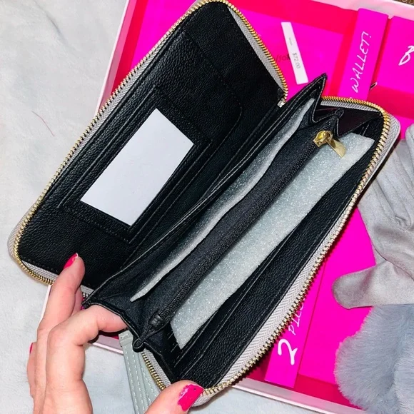 BETSEY JOHNSON SET Matching Wallet & Gloves NEW - Picture 4 of 9